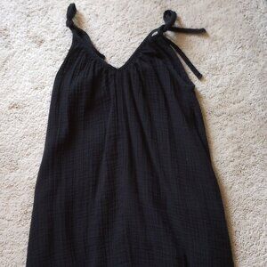 Old Navy, XS, black crinkle fabric beach cover up or dress